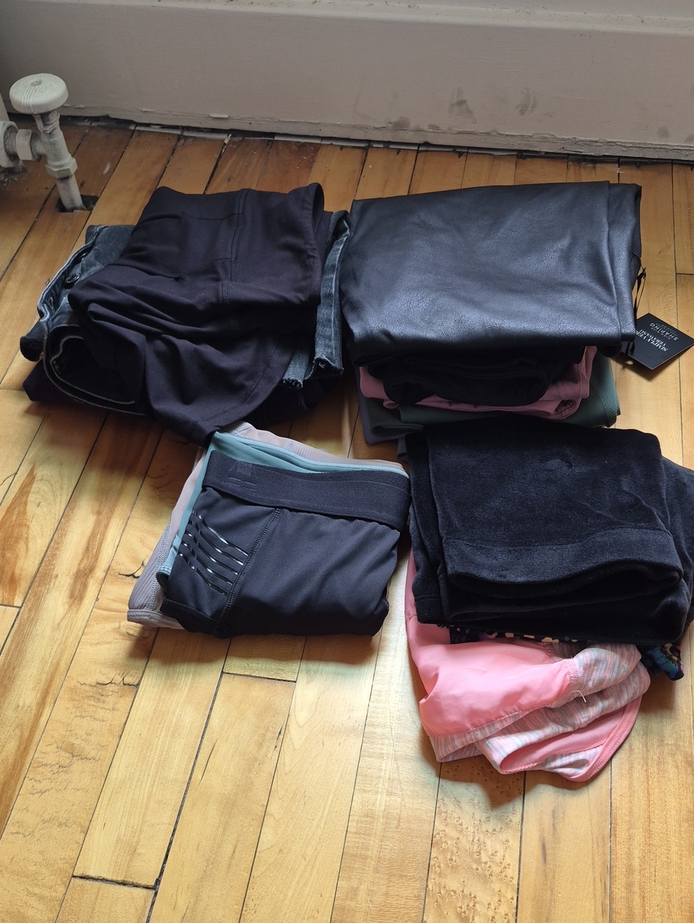 Assorted Women’s Leggings+Bra+Shorts+Mini Skirts Pack Of 14